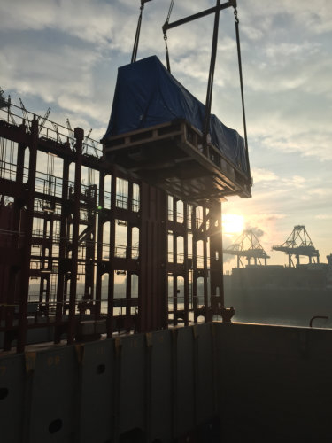 1 / 30 Project ex Antwerp to Hong Kong - 6 Heavy Lift Units - loaded as Breakbulk on Container vessel on bed of 18x40'Flat Rack (3 units - each 900x430x430cm each 62'500 kgs + 3 units each 1245x482x455cm each 104'000 kgs)