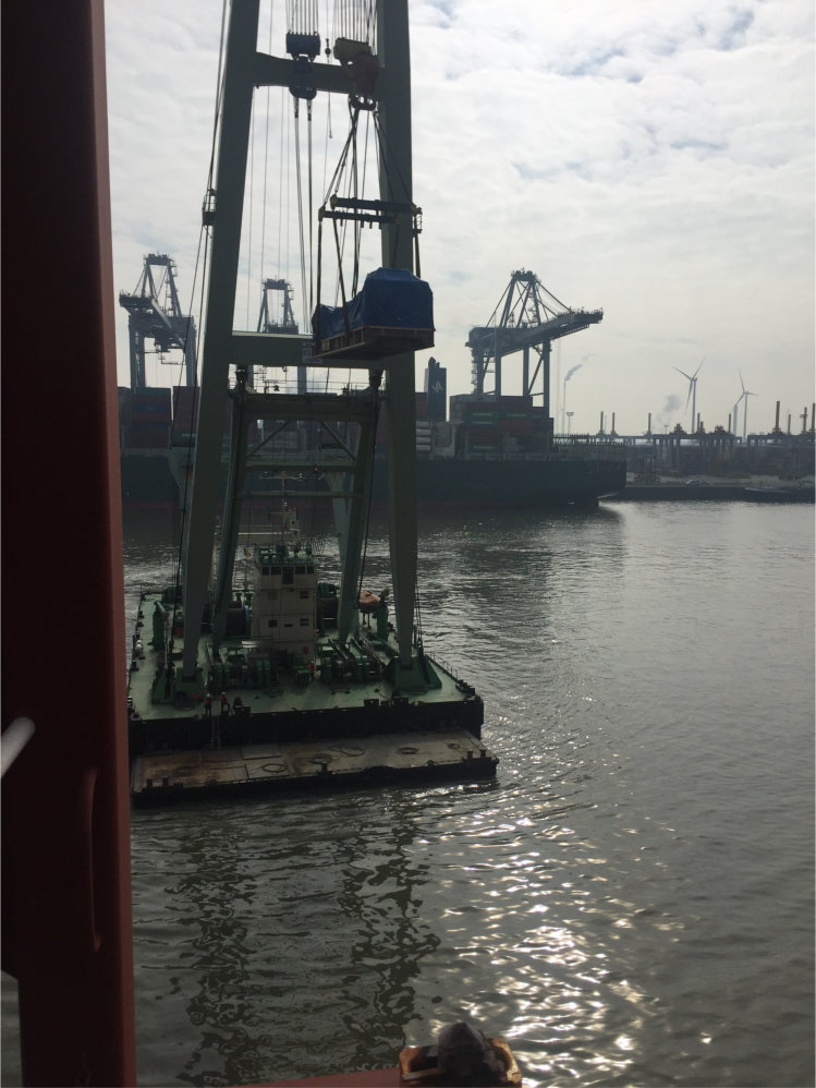 1 / 30 Project ex Antwerp to Hong Kong - 6 Heavy Lift Units - loaded as Breakbulk on Container vessel on bed of 18x40'Flat Rack (3 units - each 900x430x430cm each 62'500 kgs + 3 units each 1245x482x455cm each 104'000 kgs)
