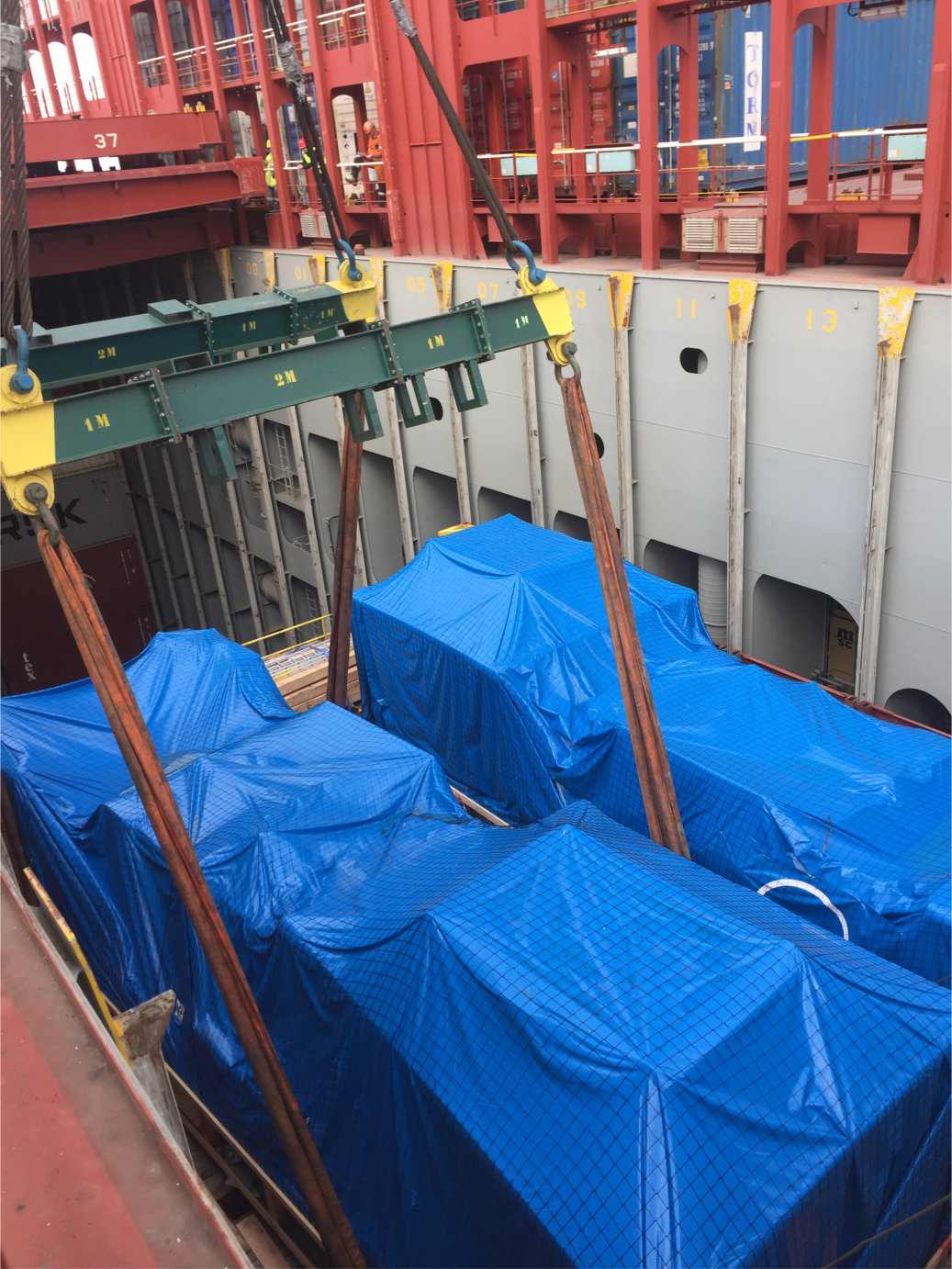1 / 30 Project ex Antwerp to Hong Kong - 6 Heavy Lift Units - loaded as Breakbulk on Container vessel on bed of 18x40'Flat Rack (3 units - each 900x430x430cm each 62'500 kgs + 3 units each 1245x482x455cm each 104'000 kgs)