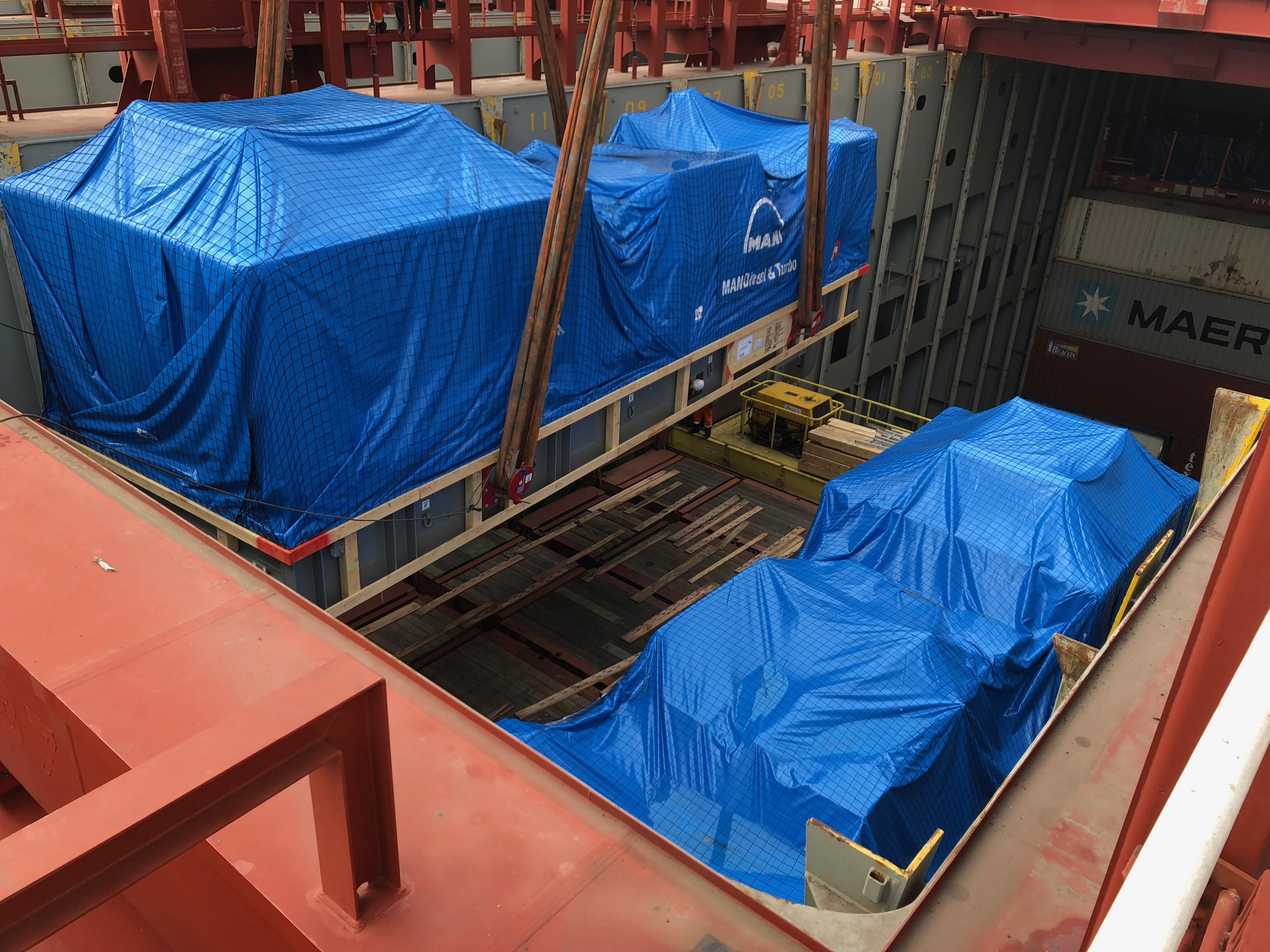 1 / 30 Project ex Antwerp to Hong Kong - 6 Heavy Lift Units - loaded as Breakbulk on Container vessel on bed of 18x40'Flat Rack (3 units - each 900x430x430cm each 62'500 kgs + 3 units each 1245x482x455cm each 104'000 kgs)