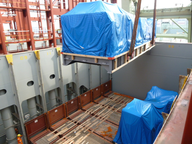 1 / 30 Project ex Antwerp to Hong Kong - 6 Heavy Lift Units - loaded as Breakbulk on Container vessel on bed of 18x40'Flat Rack (3 units - each 900x430x430cm each 62'500 kgs + 3 units each 1245x482x455cm each 104'000 kgs)