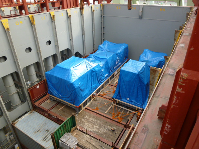 1 / 30 Project ex Antwerp to Hong Kong - 6 Heavy Lift Units - loaded as Breakbulk on Container vessel on bed of 18x40'Flat Rack (3 units - each 900x430x430cm each 62'500 kgs + 3 units each 1245x482x455cm each 104'000 kgs)