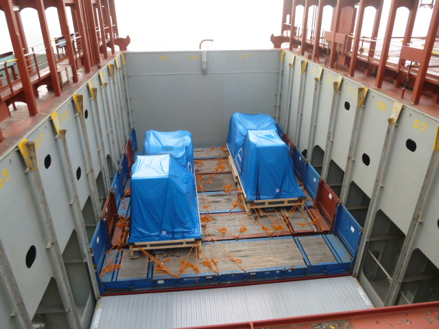 1 / 30 Project ex Antwerp to Hong Kong - 6 Heavy Lift Units - loaded as Breakbulk on Container vessel on bed of 18x40'Flat Rack (3 units - each 900x430x430cm each 62'500 kgs + 3 units each 1245x482x455cm each 104'000 kgs)